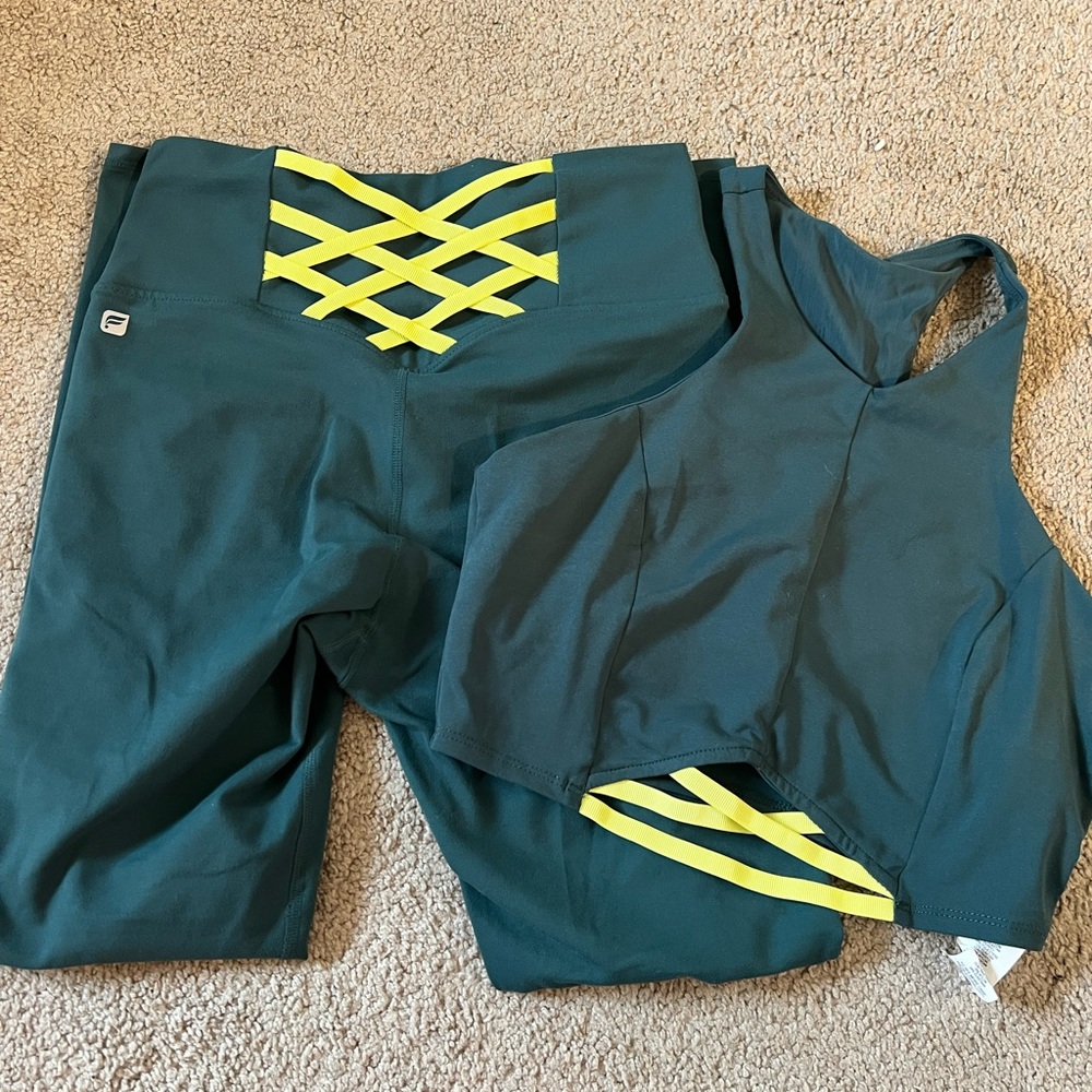 Small emerald green Fabletics set